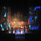 2006_ Samson Videoprojektionen im Set – 10.JPG